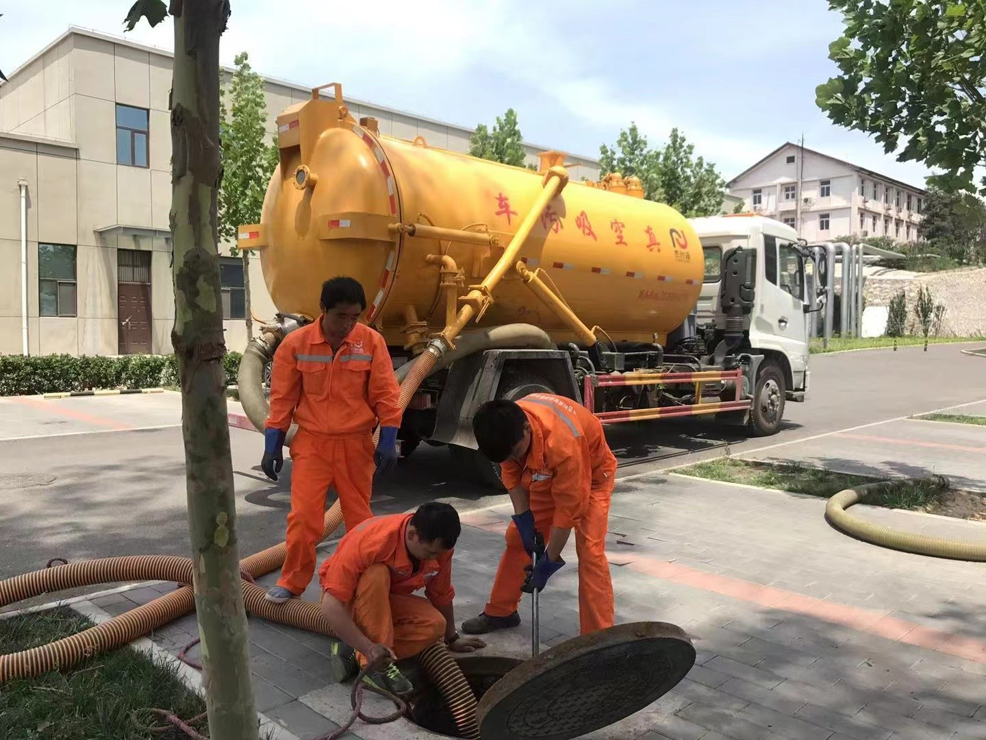 余庆化粪池清理与5-8吨吸粪车施工效率分析